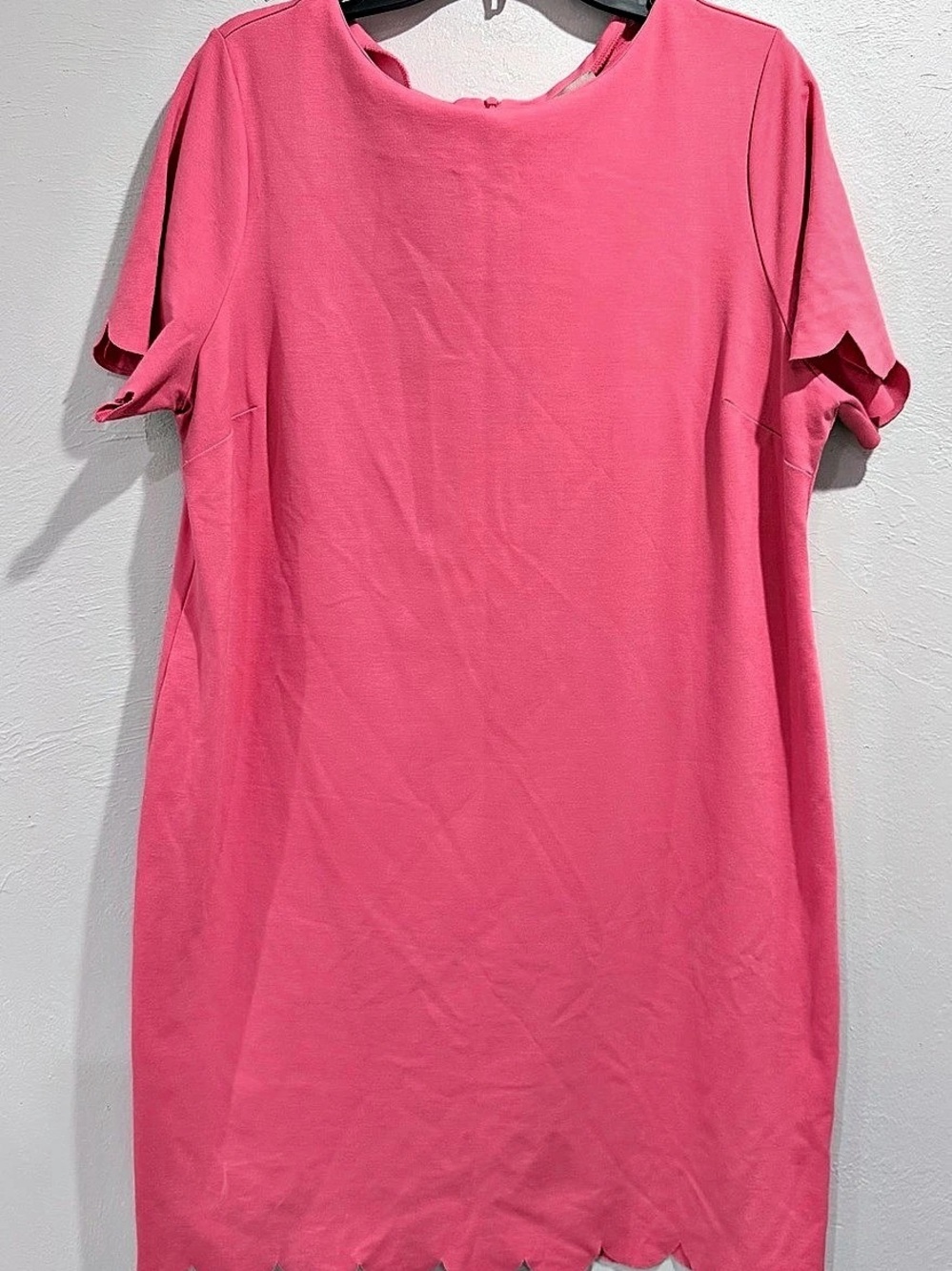 Chico’s Women’s Size 3 Pink Scalloped Hem Shift Dress Short Sleeve Stretch